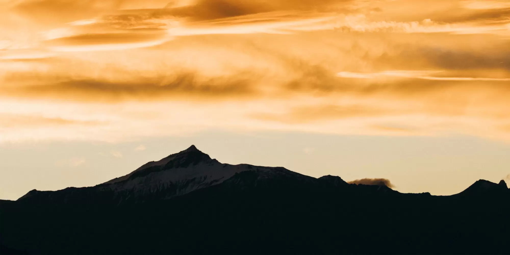 Wanaka-sky-fire-black-peak-FinWoods